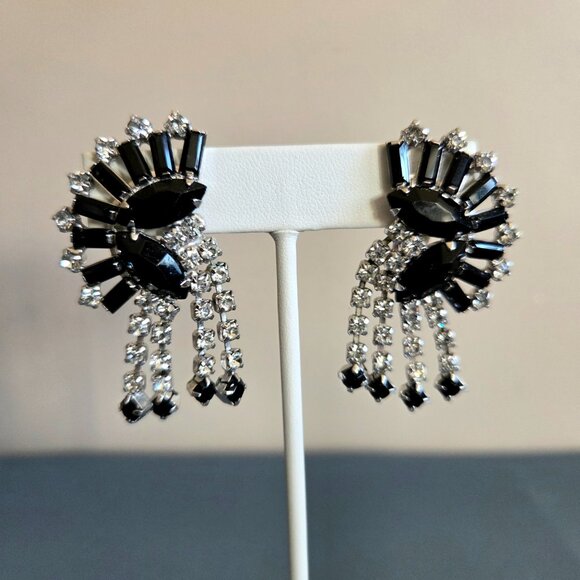 Vintage Warner large dangling clip on black and clear rhinestones earrings. - Picture 2 of 6